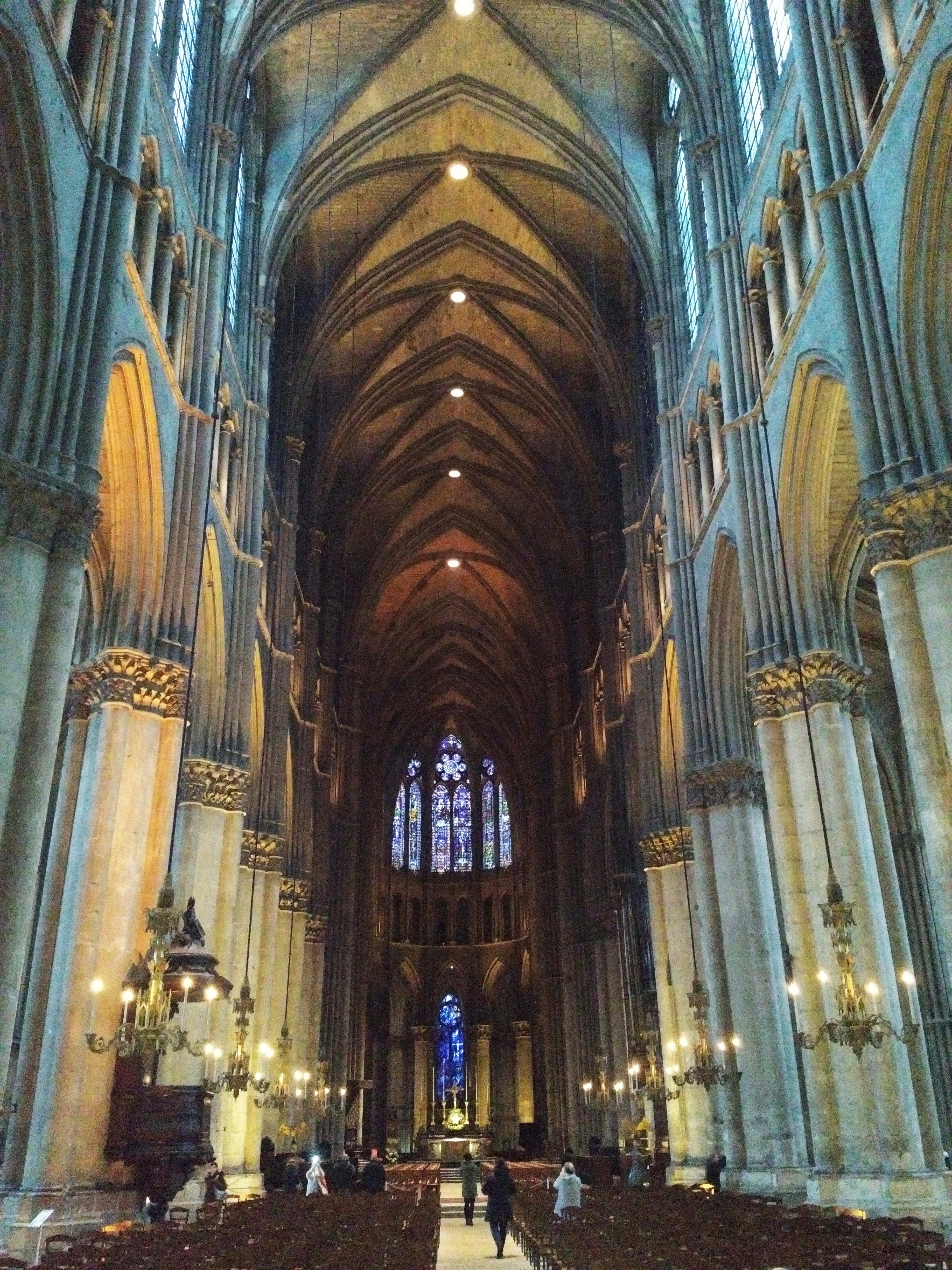 Cathédrale de Reims, illustration de l'architecture gothique.